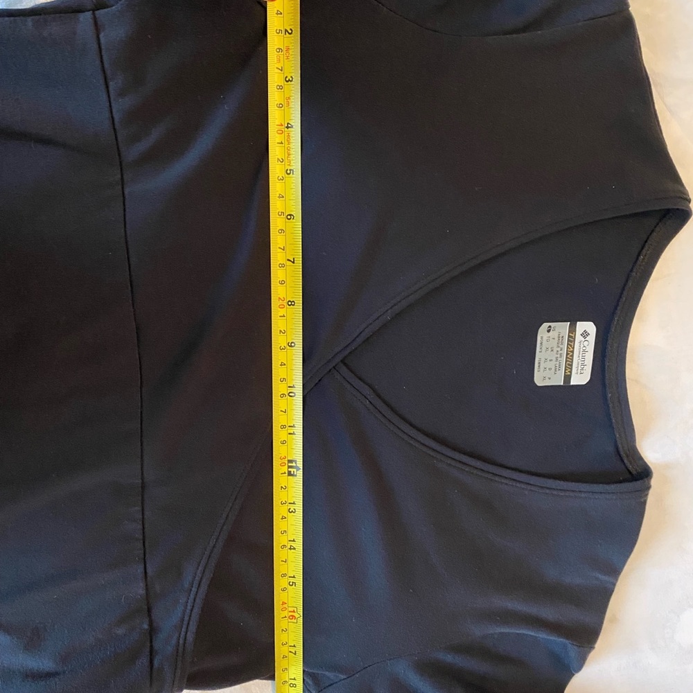 3 for $20 Columbia Cross Front Top - Picture 5 of 6